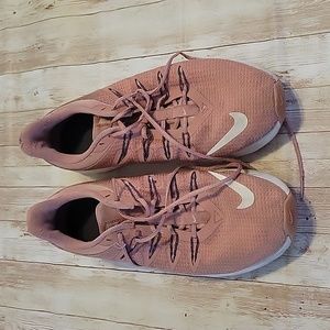 Nike Quest Pink Rust size 8.5 Running shoes